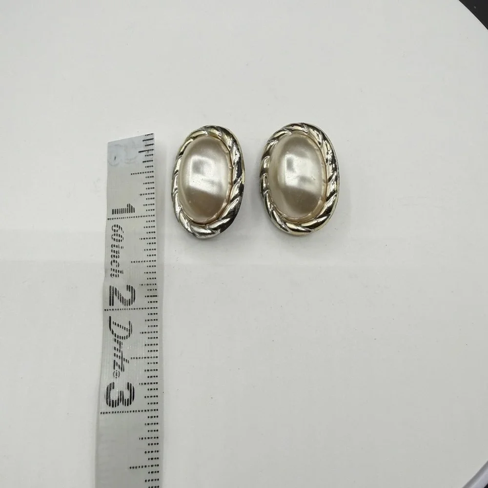 N/A bold oval